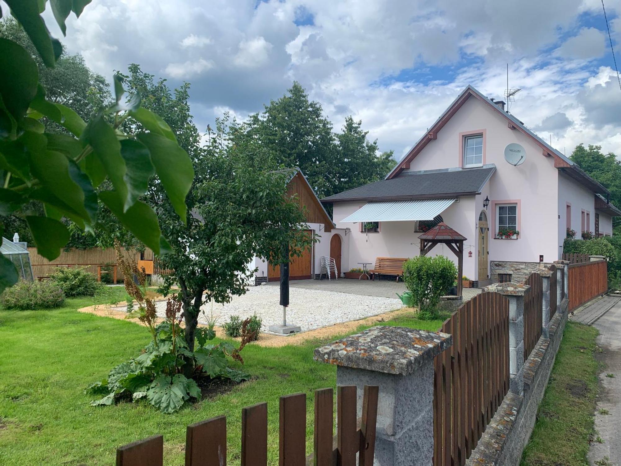 Chalupa U Desne Petrov nad Desnou Esterno foto